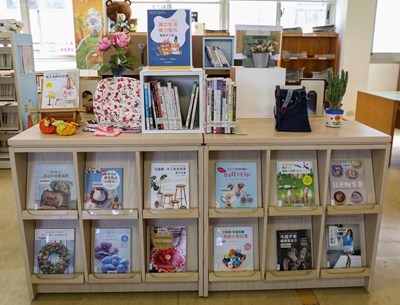 臺中市立圖書館館藏豐富