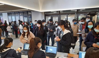 中市府與中市大專院校送暖 加碼提供校園綁卡服務！