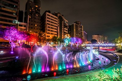 防疫升級！「台中好YA誕」禁飲食全程戴口罩