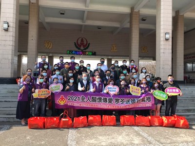 中市全人家長會長協會寒冬送暖 甲安埔213位弱勢學生受惠