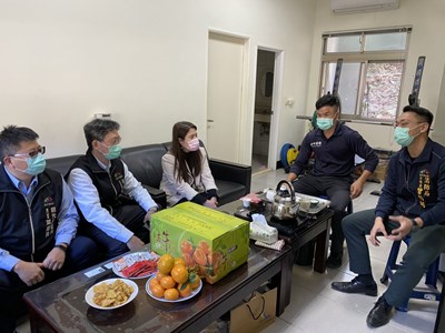 中市府觀旅局慰勞谷關警消人員  感謝協助登山活動