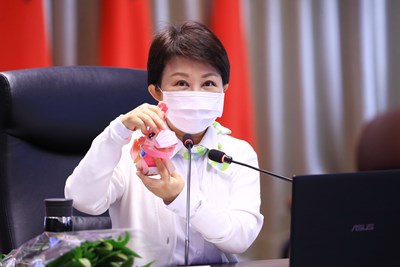 2021台中元宵限量小提燈公布亮相 喜氣桃紅金牛角超吸睛 可愛造型融合防疫概念