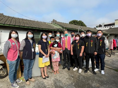 中市社會局偕惠康基金會　春節前夕送物資為弱勢家庭圓夢