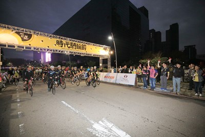 2017時代騎輪節 逾5,000車友中市府熱鬧開騎