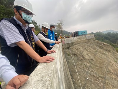 太平赤崁頂災建工程7月底完工  建設局長視察工程進度及品質