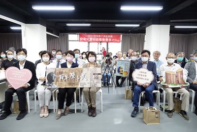 陳千武紀念展與會貴賓大合照