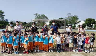 黎明國小附幼學童合照