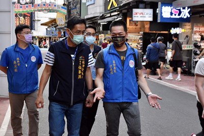 中市經發局全力稽查夜市  對少數營業者祭出違規勸導單
