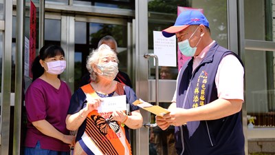 85歲以上長者6月15日起接種 中市府主動發施打通知單讓長輩好安心