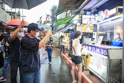 台中夜市穩健解封 中市府執行營業視察_210713_18