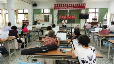 后綜高中退休校長王建斌