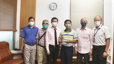 左至右客委會魏瑞伸主秘、劉志宗委員、江俊龍主委、陳乙升 市政顧問 、馬水金董事長、劉孟富組長