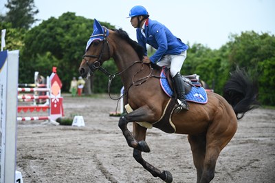 馬術選手黃柏翔、施介祥、王鼎承、陳臻獲得團體金牌