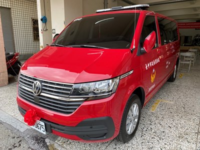 熱心公益回饋鄉里　廖尚文、林秀蓁賢伉儷捐贈消防警備車