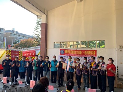 中市明聖植福會集結民力贈救災器材 消防局感謝熱心公益