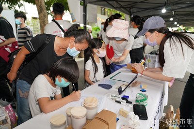 台中市政府勞工局與台中各大學合作舉辦的「Young！好樣市集」好評不斷