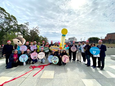 今〈25〉日，是聖誕節，也是「東大溪水環境工程暨環境教育館」正式誕生的日子