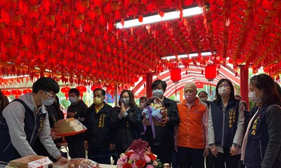 土地公「尾牙」  中市府至惠來里福德祠參拜祈福