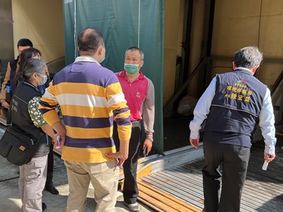 落實防疫過好年！  中市環保局長視察居檢替代所廢棄物收運情形