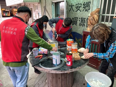 奶粉罐變身可愛小提燈！中市清潔隊展巧思慶元宵