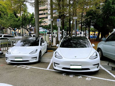 避免車輛長時間停放充電車格   中市3月1日起試辦累進收費管理