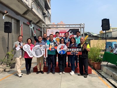 全台唯一五金電料商圈在台中  競標拍賣、組裝五金車吸人潮