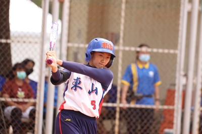 東山女壘挺進冠軍戰