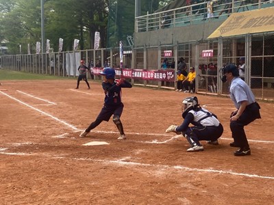 中市東山高中女壘勇奪隊史首座HSL冠軍