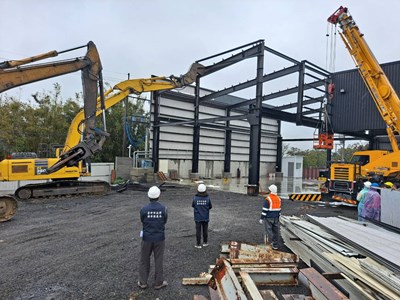 假日查獲外埔施工中違建強制拆除