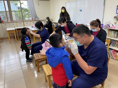 預防齲齒刻不容緩 ！  中市衛生局、教育局合作保健兒童口腔