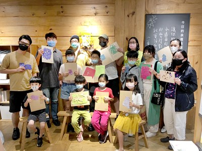 躍然紙上! 中市府攜手無印良品辦動物剪紙藝術課程