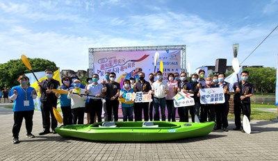 111年台中市趣味龍舟拔河暨親子獨木舟趣味競賽大合照