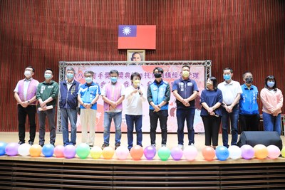 第8屆育手獎頒獎典禮登場   盧市長：感謝優質從業人員