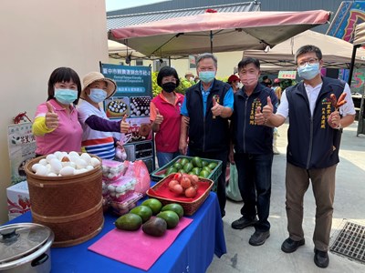 推展稻草文化 溪洲社區假日農村市集熱鬧開幕