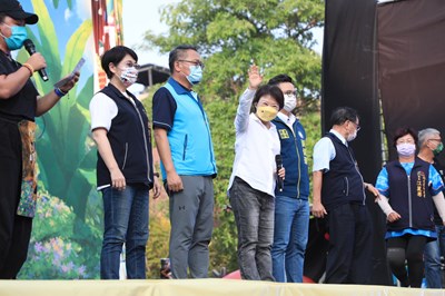 紙風車《蕃薯森林奇遇記》台中登場  盧市長出席支持