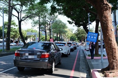 市政公園地下停車場停車優惠奏效 7期商圈停車免排隊