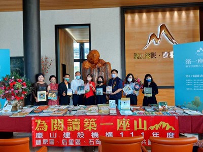 慶山建設公益贈書邁入17年  中市府感謝支持閱讀教育