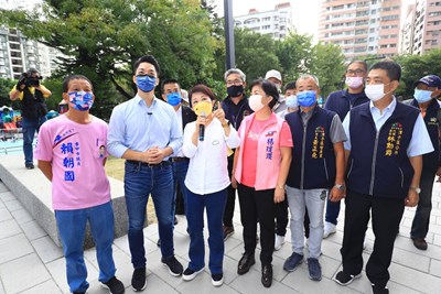 立委蔣萬安參訪中市國兒運  盧市長展推行全齡運動成果