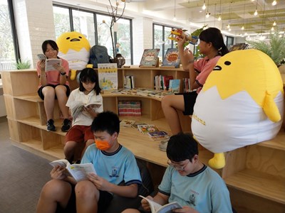 中市圖推廣班級設置閱讀角，建置共讀書香，提供所需閱讀資源