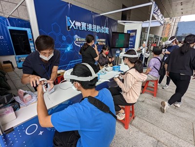 VR虛擬實境結合徵才廠商建構虛擬就博會