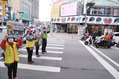 捍衛行人安全  中市警路口交通大執法  