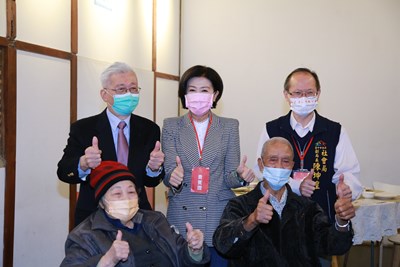 台中不老夢想館圍爐 賴副總統、王副市長向長輩拜早年