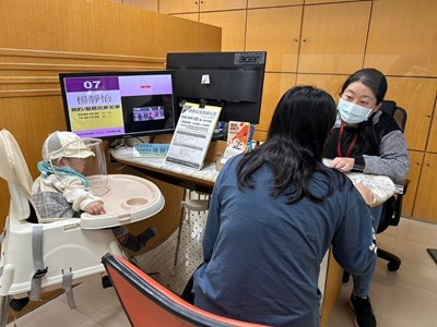 (圖1)民眾至就業服務站(台)求職，使用寶貝安全座椅