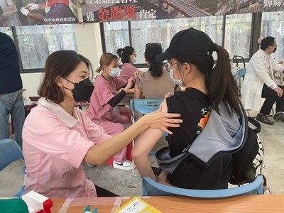 中市配合中央政策,自112年3月6日至4月30日,推動「全民COVID-19疫苗加1接種活動」