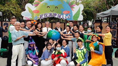 草悟道綠色生活市集 中市環保局與慈濟青年呼籲淨零愛地球