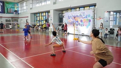 大里國兒運中心首度舉辦親子羽球比賽即獲市民踴躍參與