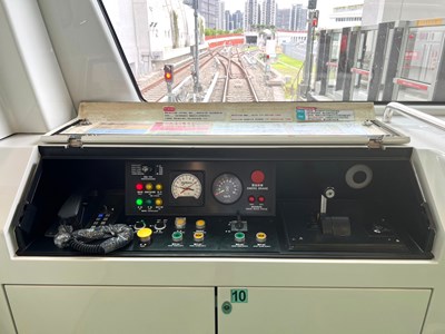 中捷列車駕駛台蓋板即起全時段開啟。