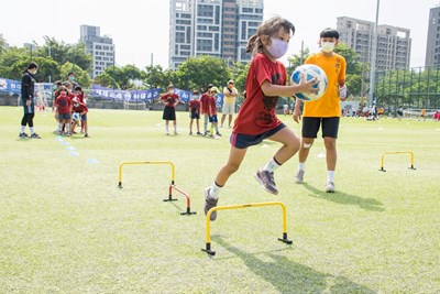 大手攜小手邀「妳」玩足球 「台中女子足球節」周六登場