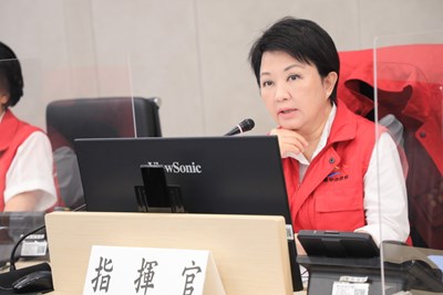 中市府晚間召開防颱第二次會報   盧市長坐鎮應變中心