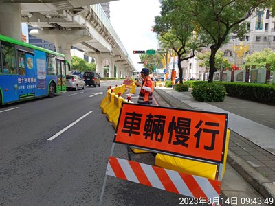 塔吊拆除作業期間不影響捷運運行，並派有義交於周邊加強指揮導引